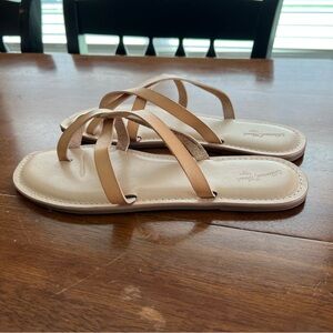 Universal Thread Sandals